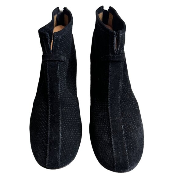 Aquatalia by Marvin K Booties Black Perforated Suede Size 6 1/2 - Picture 4 of 9